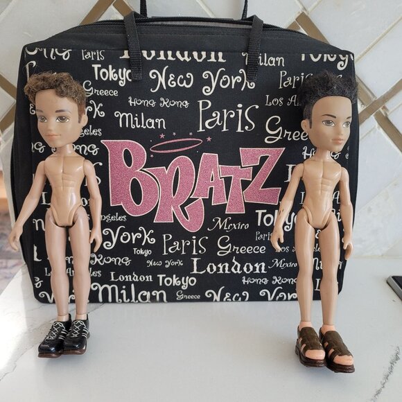 Bratz Doll World Tour Travel Carrying Case Vintage plus 2 boy bratz dolls 2003